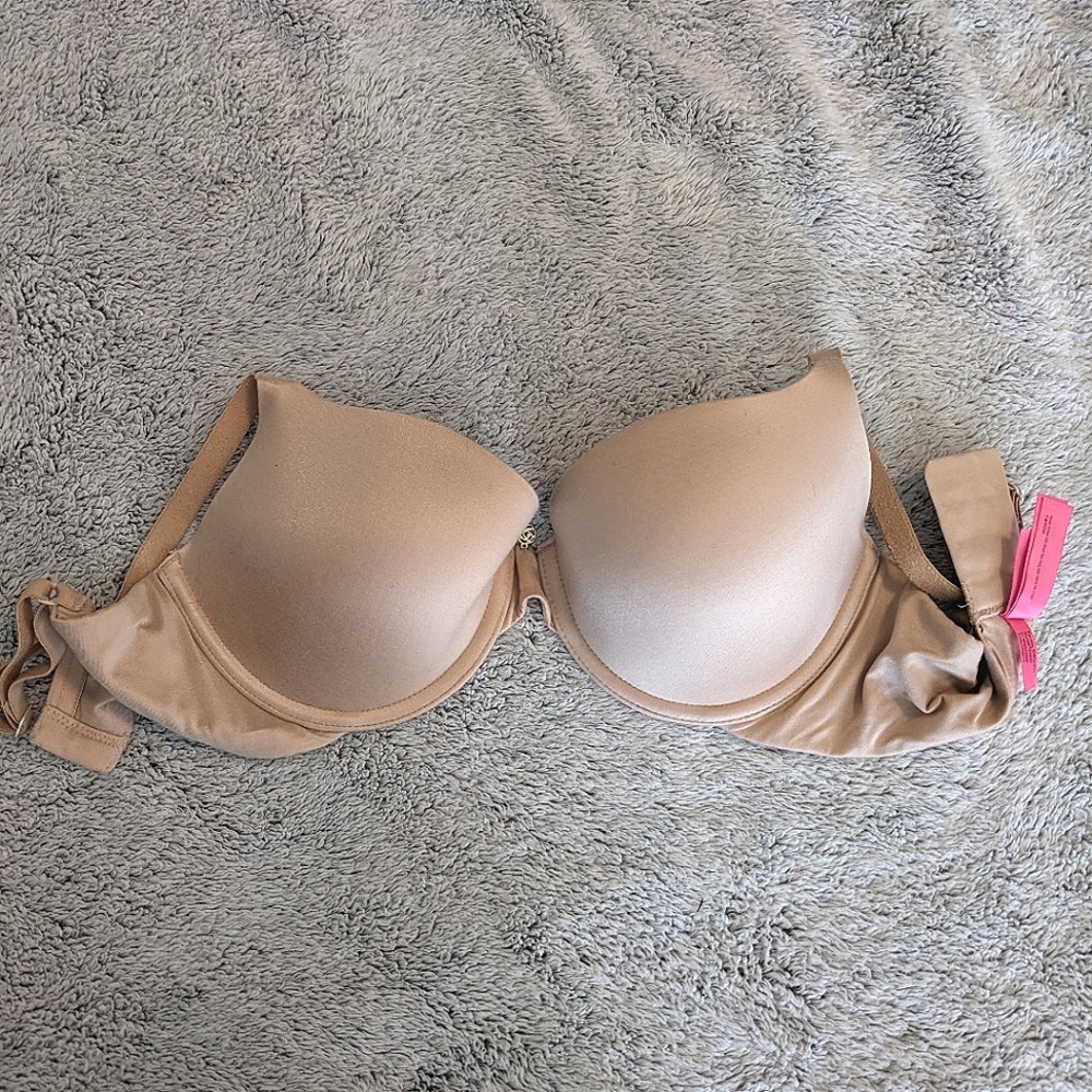 Betsey Johnson Bra, Size 30DD, Cream Color